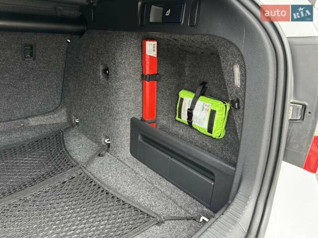 Белый Шкода Октавия, объемом двигателя 1.97 л и пробегом 268 тыс. км за 14500 $, фото 60 на Automoto.ua