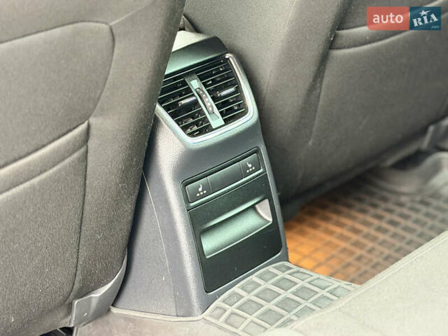 Белый Шкода Октавия, объемом двигателя 1.6 л и пробегом 253 тыс. км за 12700 $, фото 94 на Automoto.ua