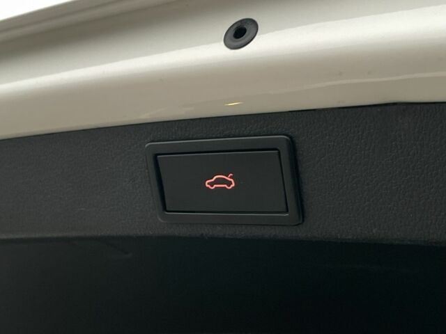 Белый Шкода Октавия, объемом двигателя 2 л и пробегом 269 тыс. км за 14999 $, фото 18 на Automoto.ua