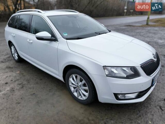 Белый Шкода Октавия, объемом двигателя 1.6 л и пробегом 280 тыс. км за 10400 $, фото 2 на Automoto.ua