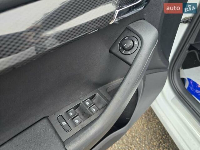 Білий Шкода Октавія, об'ємом двигуна 2 л та пробігом 254 тис. км за 16699 $, фото 30 на Automoto.ua