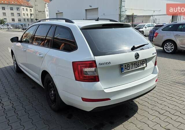 Білий Шкода Октавія, об'ємом двигуна 1.6 л та пробігом 259 тис. км за 10200 $, фото 1 на Automoto.ua
