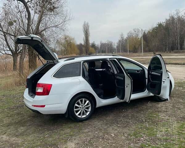 Белый Шкода Октавия, объемом двигателя 1.8 л и пробегом 204 тыс. км за 12400 $, фото 21 на Automoto.ua