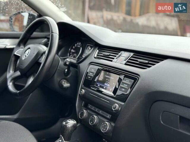 Белый Шкода Октавия, объемом двигателя 1.6 л и пробегом 192 тыс. км за 10900 $, фото 58 на Automoto.ua