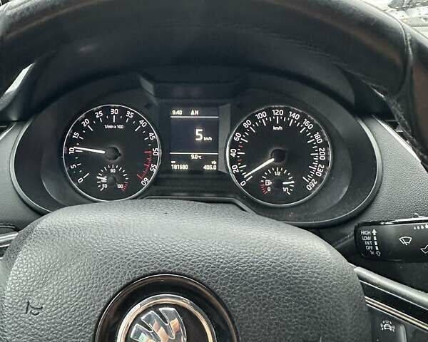 Білий Шкода Октавія, об'ємом двигуна 1.6 л та пробігом 180 тис. км за 10500 $, фото 8 на Automoto.ua