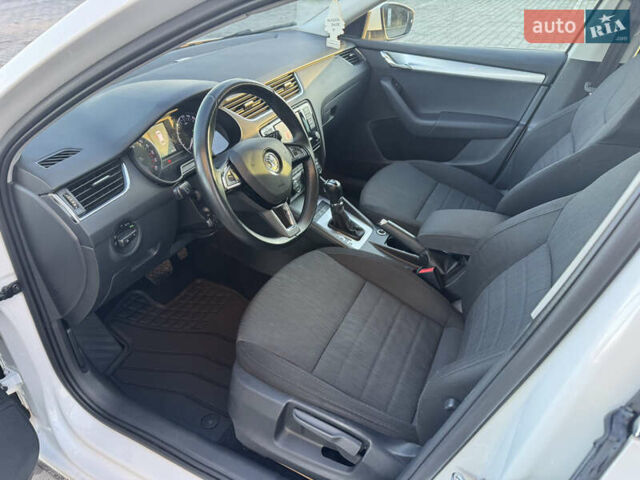 Білий Шкода Октавія, об'ємом двигуна 1.97 л та пробігом 280 тис. км за 13800 $, фото 12 на Automoto.ua