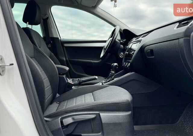 Белый Шкода Октавия, объемом двигателя 1.6 л и пробегом 231 тыс. км за 11850 $, фото 25 на Automoto.ua