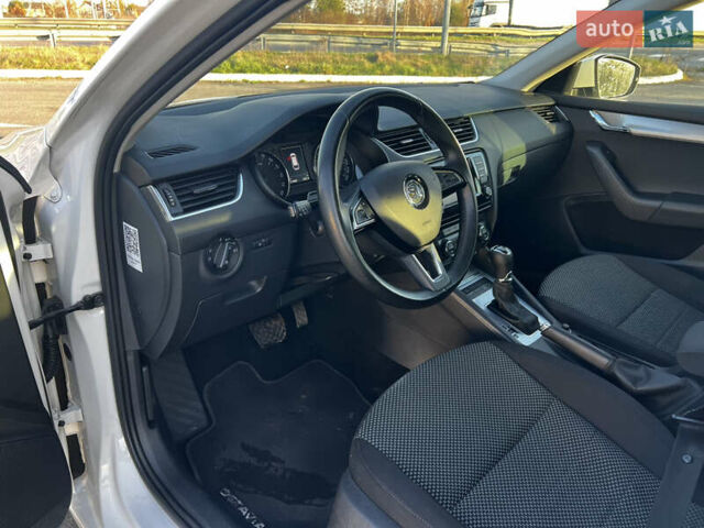 Білий Шкода Октавія, об'ємом двигуна 1.6 л та пробігом 281 тис. км за 11800 $, фото 10 на Automoto.ua