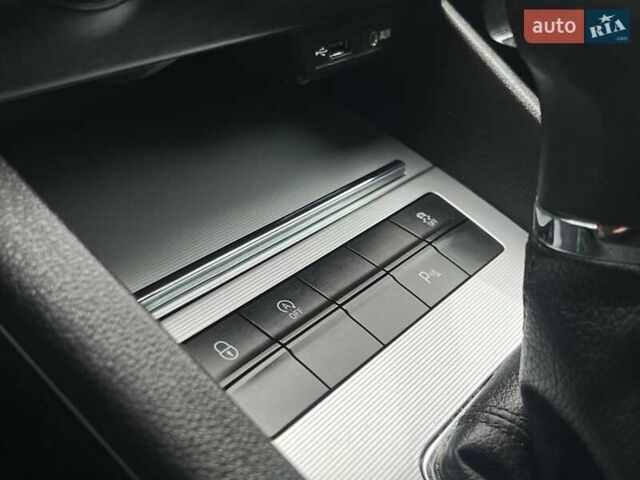 Белый Шкода Октавия, объемом двигателя 1.8 л и пробегом 229 тыс. км за 10990 $, фото 27 на Automoto.ua