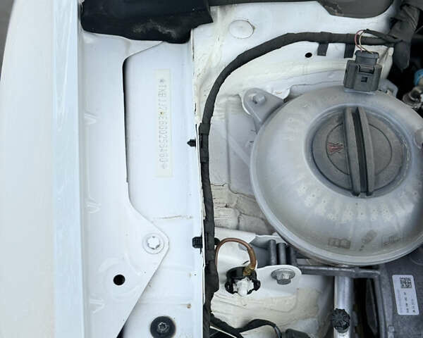 Белый Шкода Октавия, объемом двигателя 1.97 л и пробегом 400 тыс. км за 11111 $, фото 27 на Automoto.ua