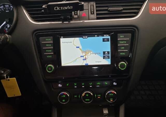 Білий Шкода Октавія, об'ємом двигуна 1.6 л та пробігом 230 тис. км за 13500 $, фото 26 на Automoto.ua