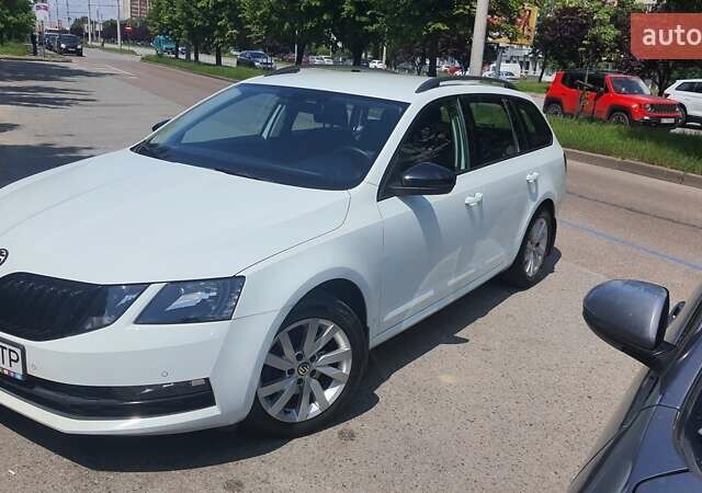 Білий Шкода Октавія, об'ємом двигуна 1.6 л та пробігом 197 тис. км за 14800 $, фото 4 на Automoto.ua