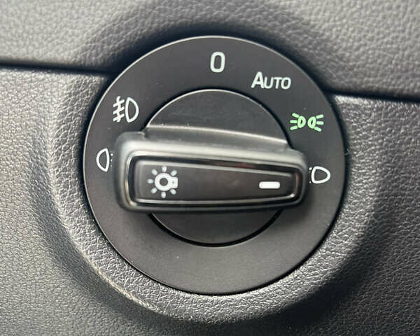 Білий Шкода Октавія, об'ємом двигуна 1.6 л та пробігом 195 тис. км за 14800 $, фото 25 на Automoto.ua