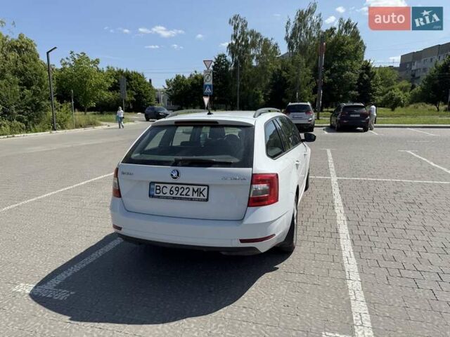 Белый Шкода Октавия, объемом двигателя 1.6 л и пробегом 260 тыс. км за 12800 $, фото 4 на Automoto.ua