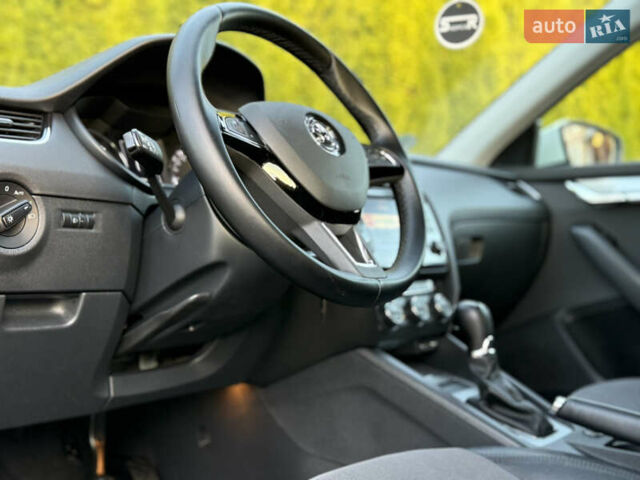 Белый Шкода Октавия, объемом двигателя 2 л и пробегом 183 тыс. км за 14300 $, фото 46 на Automoto.ua