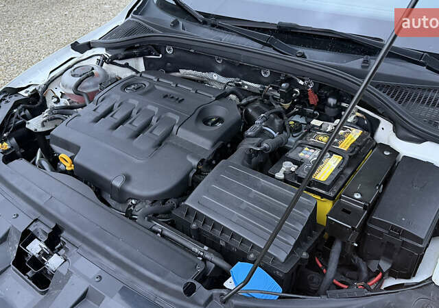 Белый Шкода Октавия, объемом двигателя 1.6 л и пробегом 290 тыс. км за 10999 $, фото 19 на Automoto.ua