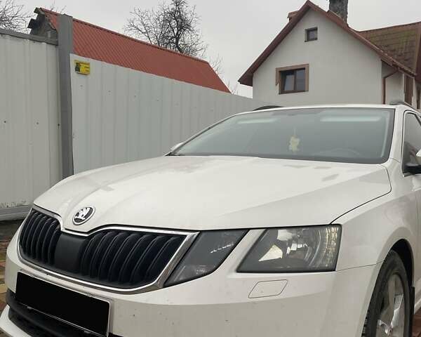 Белый Шкода Октавия, объемом двигателя 1.6 л и пробегом 200 тыс. км за 13700 $, фото 31 на Automoto.ua