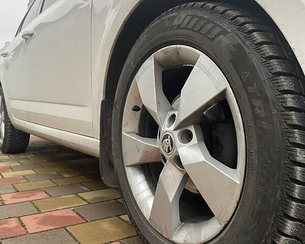 Белый Шкода Октавия, объемом двигателя 1.6 л и пробегом 200 тыс. км за 13700 $, фото 27 на Automoto.ua