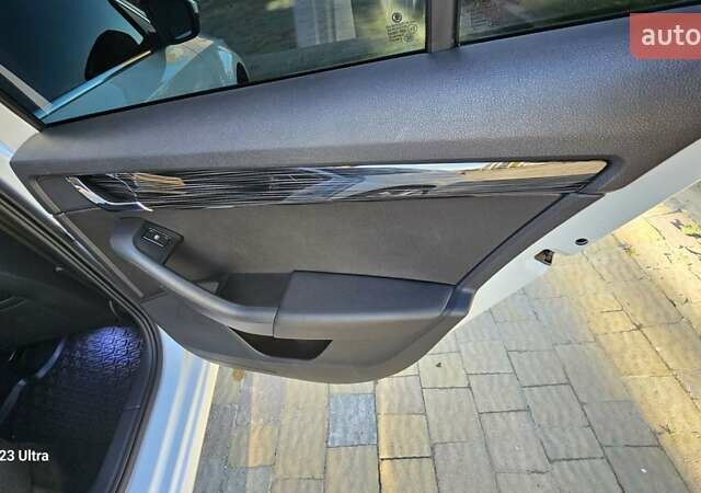 Белый Шкода Октавия, объемом двигателя 1.6 л и пробегом 245 тыс. км за 12499 $, фото 51 на Automoto.ua