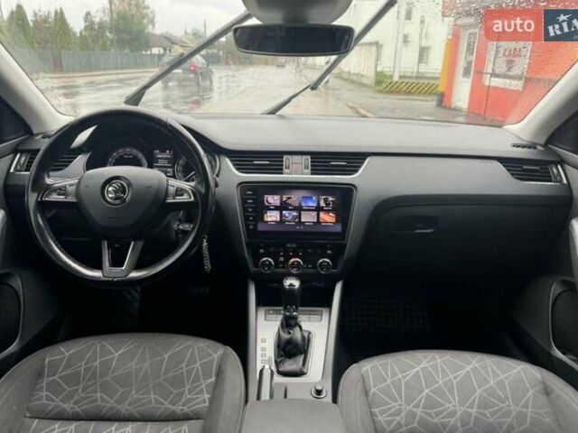 Белый Шкода Октавия, объемом двигателя 1.6 л и пробегом 205 тыс. км за 13500 $, фото 15 на Automoto.ua