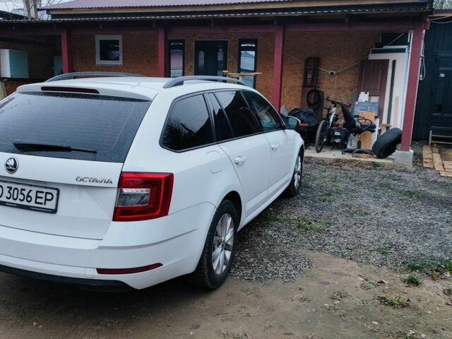 Белый Шкода Октавия, объемом двигателя 1.6 л и пробегом 340 тыс. км за 10800 $, фото 10 на Automoto.ua