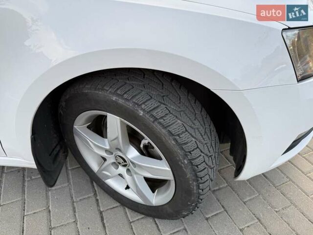 Белый Шкода Октавия, объемом двигателя 1.97 л и пробегом 222 тыс. км за 14900 $, фото 10 на Automoto.ua