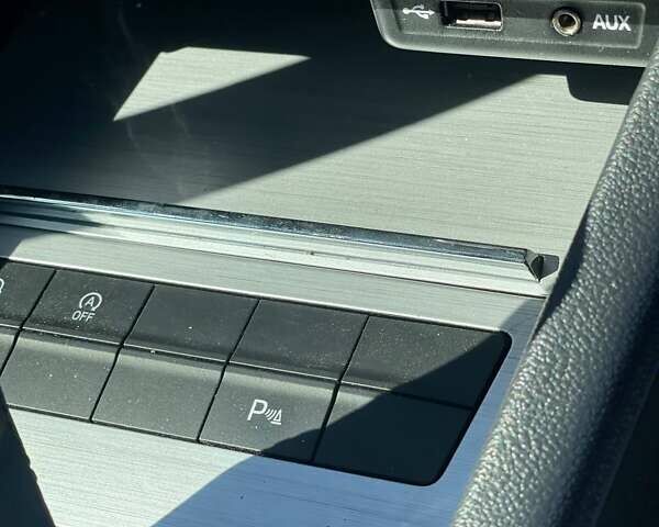 Белый Шкода Октавия, объемом двигателя 2 л и пробегом 220 тыс. км за 16200 $, фото 103 на Automoto.ua