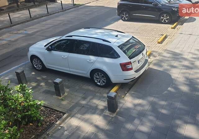 Білий Шкода Октавія, об'ємом двигуна 1.6 л та пробігом 197 тис. км за 14800 $, фото 9 на Automoto.ua
