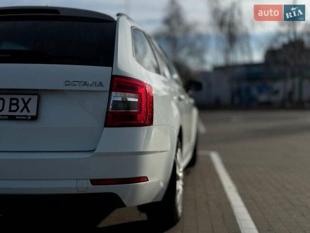 Білий Шкода Октавія, об'ємом двигуна 1.6 л та пробігом 236 тис. км за 12100 $, фото 12 на Automoto.ua