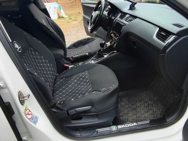 Белый Шкода Октавия, объемом двигателя 1.6 л и пробегом 340 тыс. км за 10800 $, фото 4 на Automoto.ua