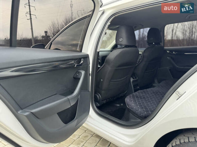 Білий Шкода Октавія, об'ємом двигуна 1.8 л та пробігом 216 тис. км за 14190 $, фото 13 на Automoto.ua