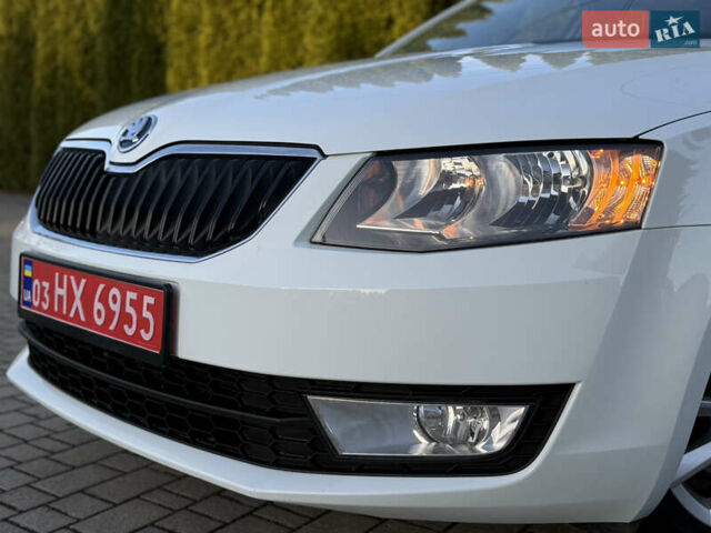 Белый Шкода Октавия, объемом двигателя 2 л и пробегом 183 тыс. км за 14300 $, фото 10 на Automoto.ua