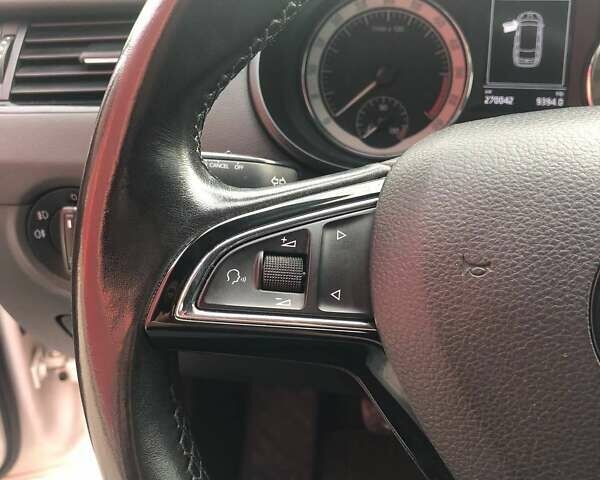 Белый Шкода Октавия, объемом двигателя 1.6 л и пробегом 270 тыс. км за 13990 $, фото 19 на Automoto.ua