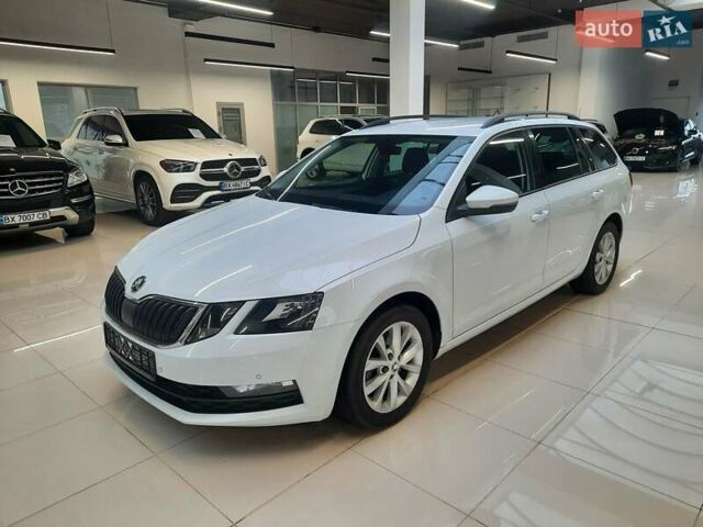 Белый Шкода Октавия, объемом двигателя 1.6 л и пробегом 214 тыс. км за 12900 $, фото 6 на Automoto.ua