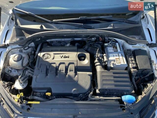 Білий Шкода Октавія, об'ємом двигуна 2 л та пробігом 221 тис. км за 15300 $, фото 3 на Automoto.ua