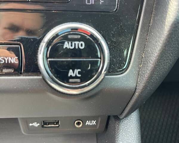 Белый Шкода Октавия, объемом двигателя 2 л и пробегом 220 тыс. км за 16200 $, фото 46 на Automoto.ua