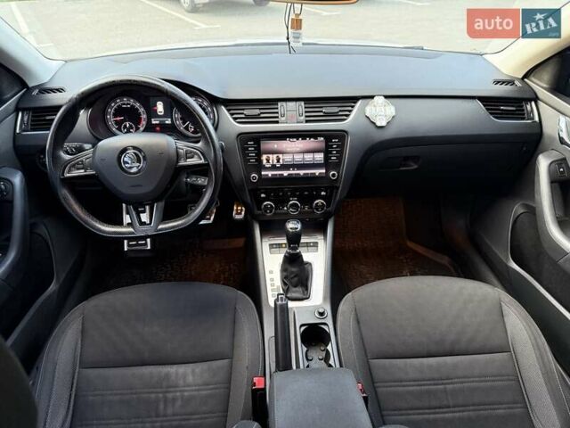Белый Шкода Октавия, объемом двигателя 1.97 л и пробегом 222 тыс. км за 14900 $, фото 16 на Automoto.ua