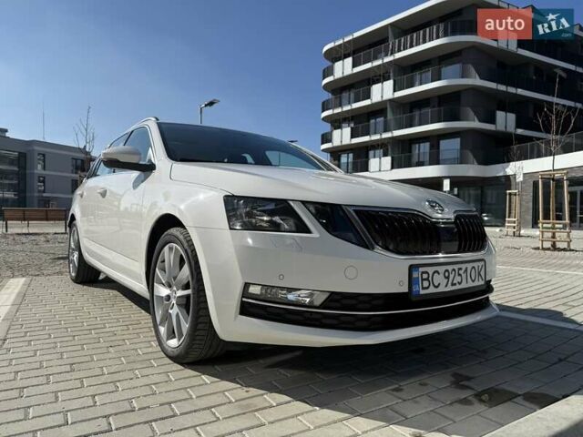 Белый Шкода Октавия, объемом двигателя 2 л и пробегом 220 тыс. км за 15999 $, фото 127 на Automoto.ua
