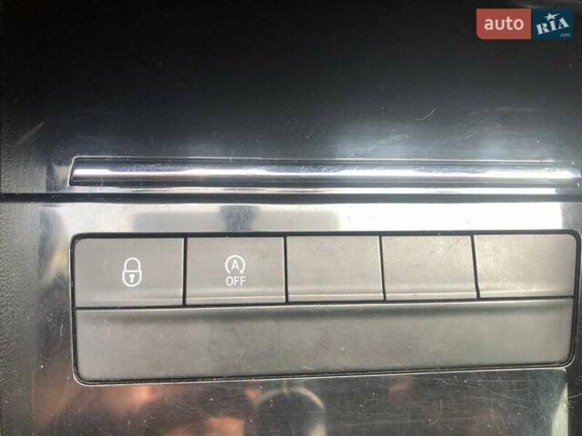 Белый Шкода Октавия, объемом двигателя 1.6 л и пробегом 270 тыс. км за 13990 $, фото 24 на Automoto.ua