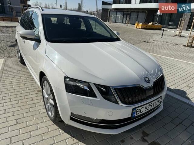 Белый Шкода Октавия, объемом двигателя 2 л и пробегом 220 тыс. км за 15999 $, фото 147 на Automoto.ua