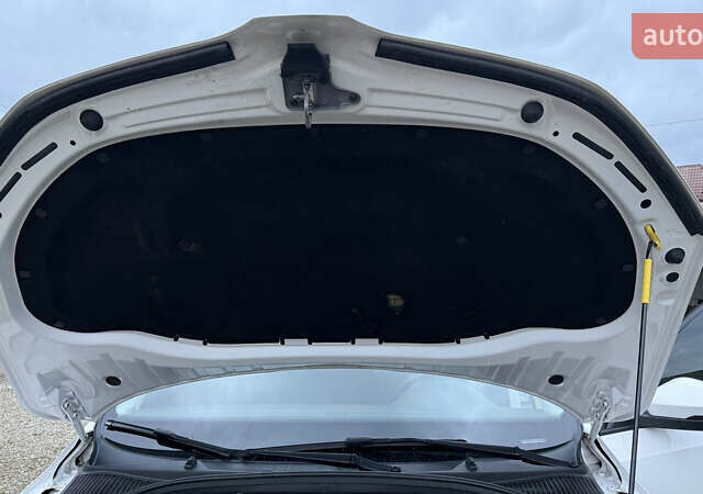 Белый Шкода Октавия, объемом двигателя 1.6 л и пробегом 290 тыс. км за 10999 $, фото 20 на Automoto.ua