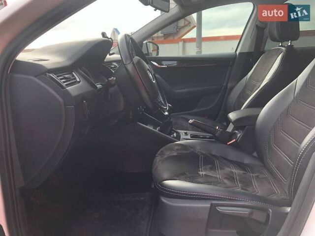 Белый Шкода Октавия, объемом двигателя 1.6 л и пробегом 270 тыс. км за 13990 $, фото 10 на Automoto.ua