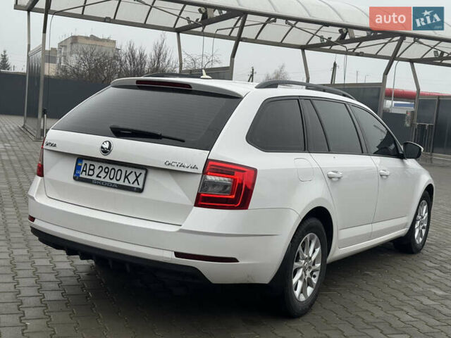 Белый Шкода Октавия, объемом двигателя 1.6 л и пробегом 280 тыс. км за 11900 $, фото 16 на Automoto.ua
