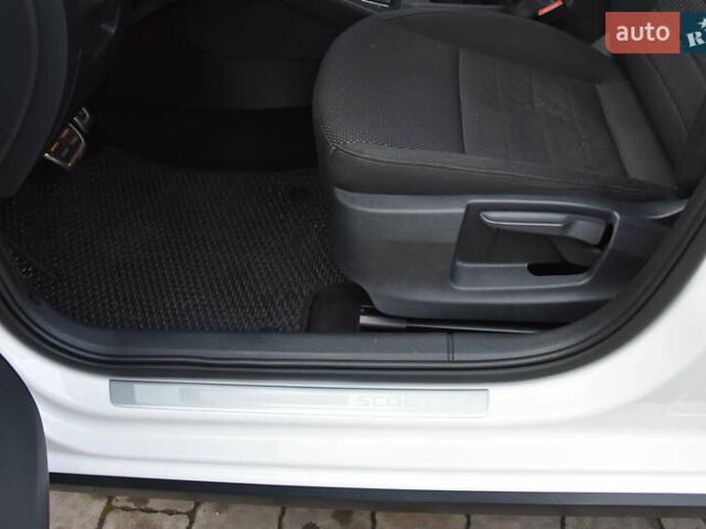 Белый Шкода Октавия, объемом двигателя 1.97 л и пробегом 246 тыс. км за 18300 $, фото 12 на Automoto.ua