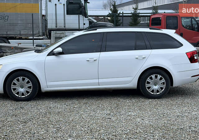 Белый Шкода Октавия, объемом двигателя 1.6 л и пробегом 290 тыс. км за 10999 $, фото 2 на Automoto.ua