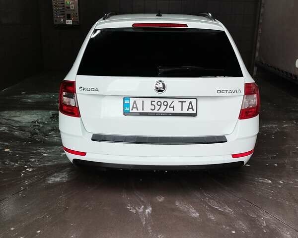 Белый Шкода Октавия, объемом двигателя 1.97 л и пробегом 275 тыс. км за 15200 $, фото 3 на Automoto.ua