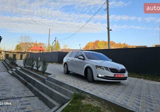 Белый Шкода Октавия, объемом двигателя 1.6 л и пробегом 245 тыс. км за 12499 $, фото 21 на Automoto.ua