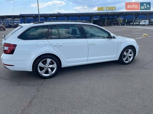 Белый Шкода Октавия, объемом двигателя 2 л и пробегом 220 тыс. км за 16200 $, фото 16 на Automoto.ua