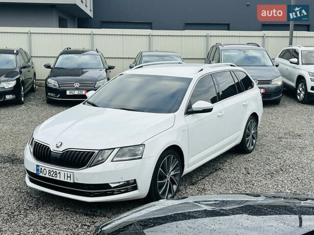 Белый Шкода Октавия, объемом двигателя 2 л и пробегом 240 тыс. км за 17499 $, фото 1 на Automoto.ua