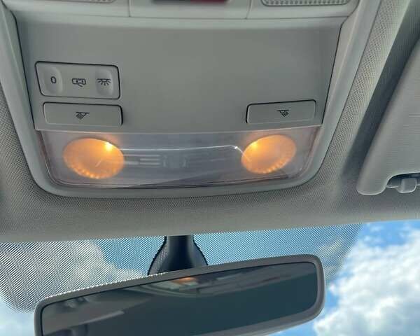 Белый Шкода Октавия, объемом двигателя 2 л и пробегом 220 тыс. км за 16200 $, фото 50 на Automoto.ua